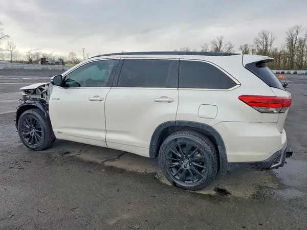 5TDDGRFH5KS054375 2019 TOYOTA HIGHLANDER - Image 2