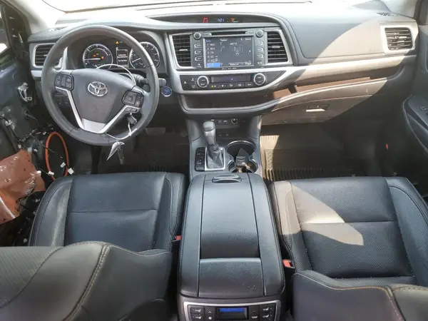 5TDDGRFH5KS063044 2019 TOYOTA HIGHLANDER - Image 8