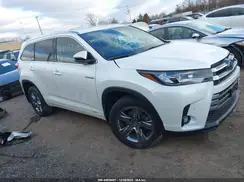 5TDDGRFH5KS068227 2019 TOYOTA HIGHLANDER