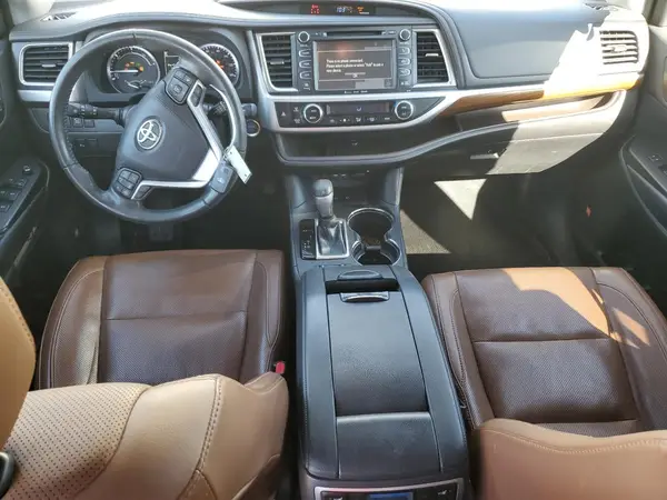 5TDDGRFH5KS068891 2019 TOYOTA HIGHLANDER - Image 8