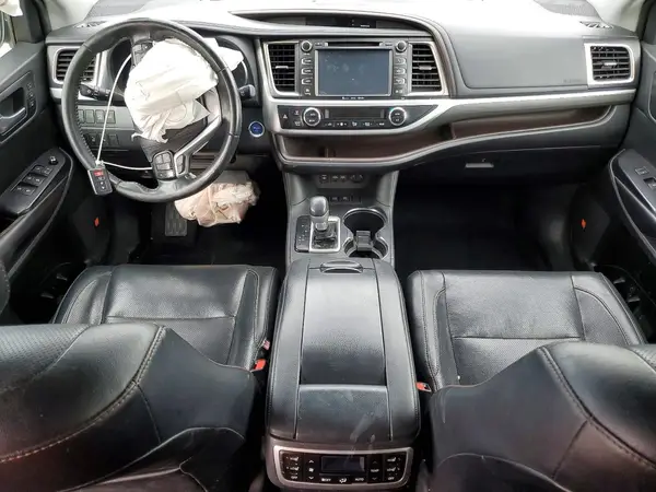 5TDDGRFH5KS072357 2019 TOYOTA HIGHLANDER - Image 8