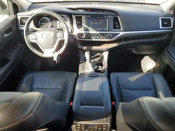 5TDDGRFH6HS021524 2017 TOYOTA HIGHLANDER - Image 8