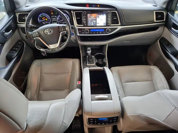 5TDDGRFH6HS023337 2017 TOYOTA HIGHLANDER - Image 8