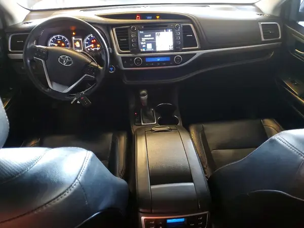 5TDDGRFH6HS023905 2017 TOYOTA HIGHLANDER - Image 8