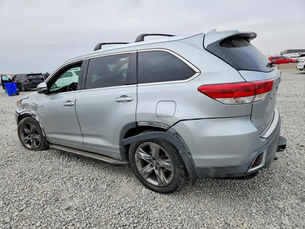 5TDDGRFH6HS024682 2017 TOYOTA HIGHLANDER - Image 2