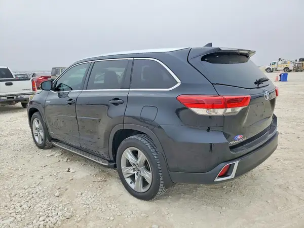 5TDDGRFH6HS025198 2017 TOYOTA HIGHLANDER - Image 2