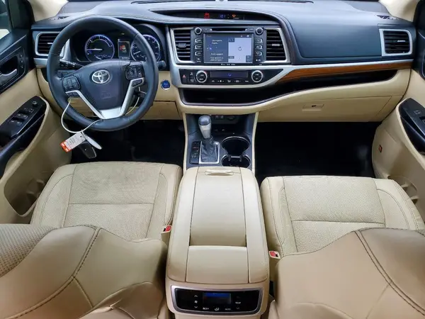 5TDDGRFH6HS025198 2017 TOYOTA HIGHLANDER - Image 8