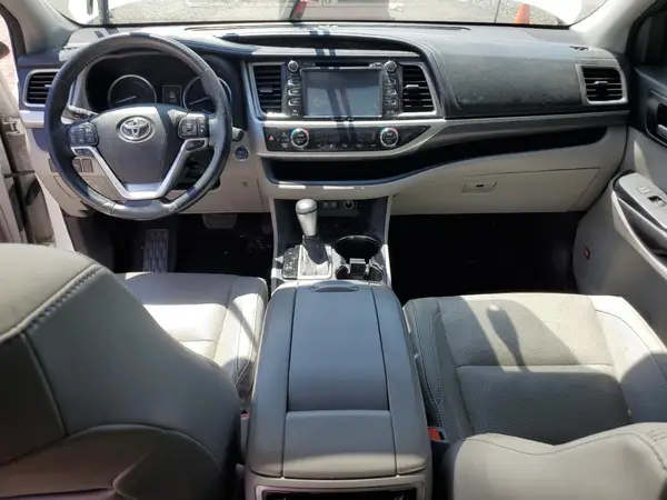 5TDDGRFH6HS025380 2017 TOYOTA HIGHLANDER - Image 8
