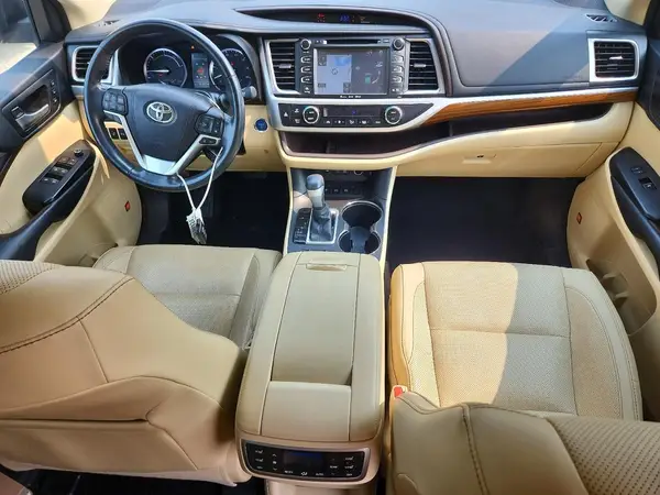 5TDDGRFH6HS026030 2017 TOYOTA HIGHLANDER - Image 8