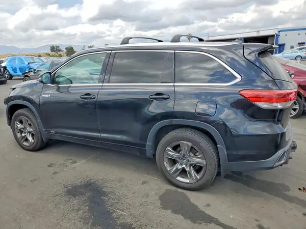 5TDDGRFH6HS027016 2017 TOYOTA HIGHLANDER - Image 2