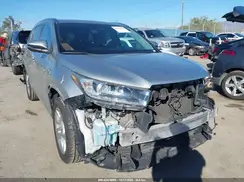 5TDDGRFH6HS027422 2017 TOYOTA HIGHLANDER