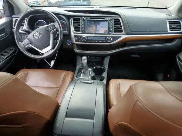 5TDDGRFH6HS027534 2017 TOYOTA HIGHLANDER - Image 8