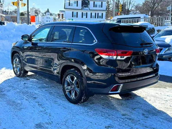 5TDDGRFH6HS027856 2017 TOYOTA HIGHLANDER - Image 2