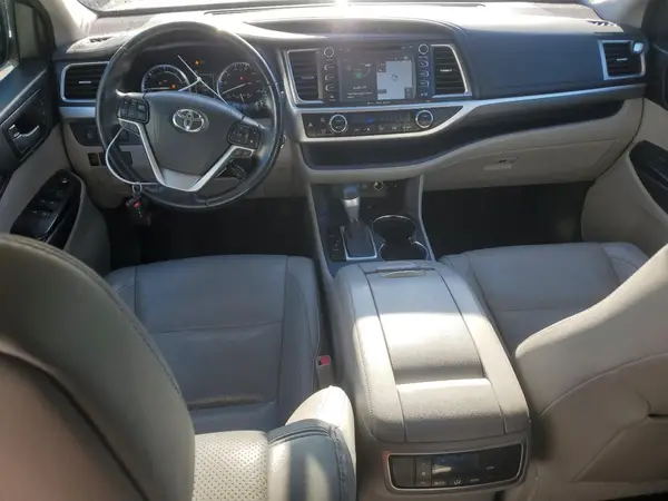5TDDGRFH6HS028411 2017 TOYOTA HIGHLANDER - Image 8
