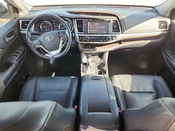 5TDDGRFH6HS028702 2017 TOYOTA HIGHLANDER - Image 8