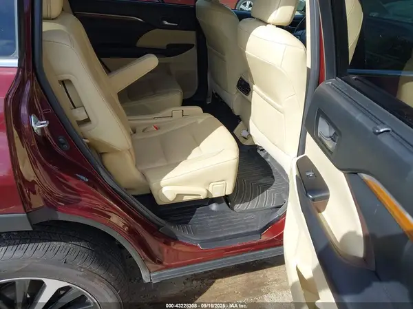 5TDDGRFH6HS035794 2017 TOYOTA HIGHLANDER - Image 8
