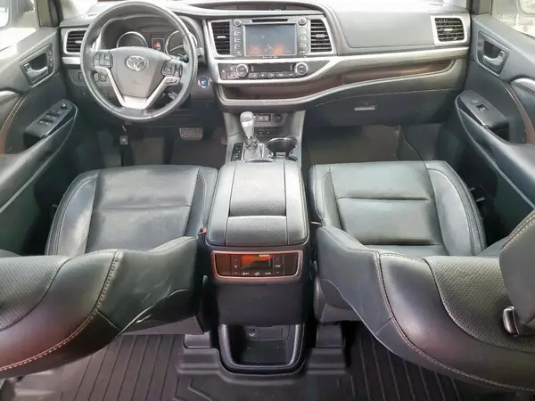 5TDDGRFH6HS036685 2017 TOYOTA HIGHLANDER - Image 8