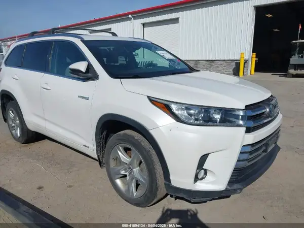 5TDDGRFH6JS037437 2018 TOYOTA HIGHLANDER - Image 1