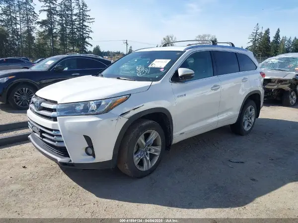 5TDDGRFH6JS037437 2018 TOYOTA HIGHLANDER - Image 2