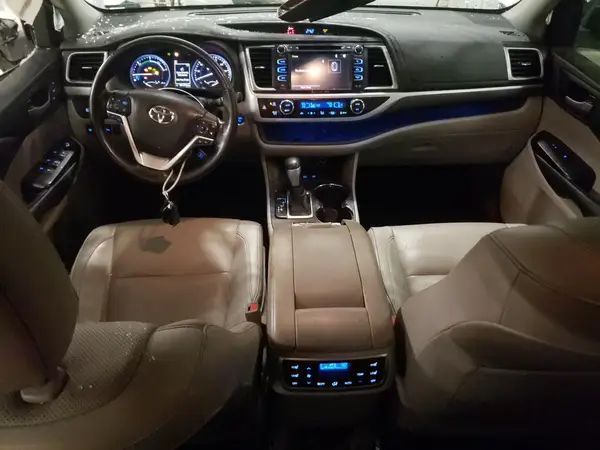 5TDDGRFH6JS040581 2018 TOYOTA HIGHLANDER - Image 8