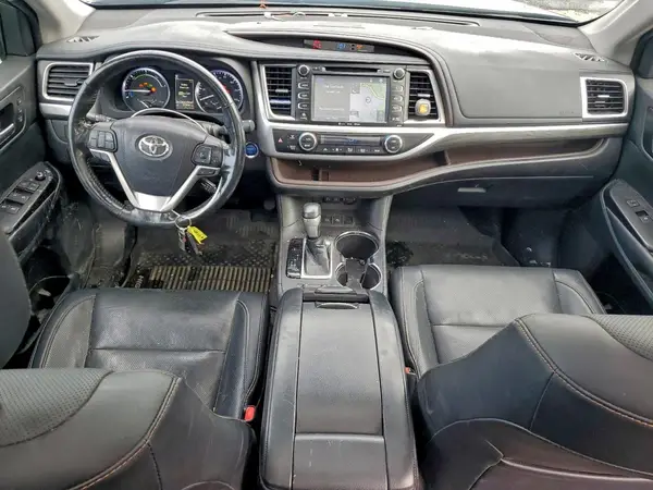 5TDDGRFH6JS041035 2018 TOYOTA HIGHLANDER - Image 8