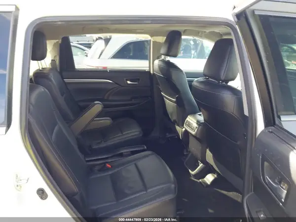 5TDDGRFH6JS043464 2018 TOYOTA HIGHLANDER - Image 8