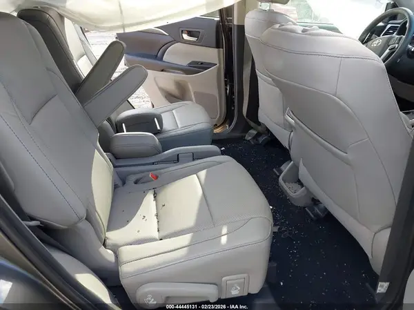 5TDDGRFH6KS064722 2019 TOYOTA HIGHLANDER - Image 8