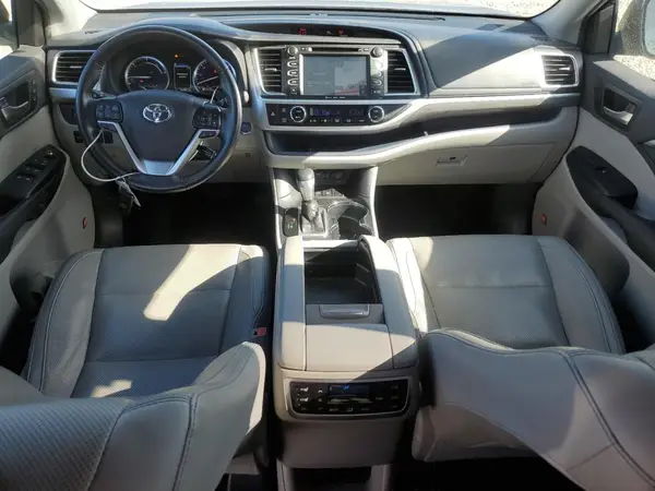 5TDDGRFH6KS077924 2019 TOYOTA HIGHLANDER - Image 8