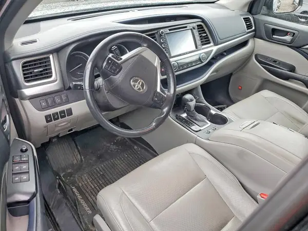 5TDDGRFH7HS022861 2017 TOYOTA HIGHLANDER - Image 8