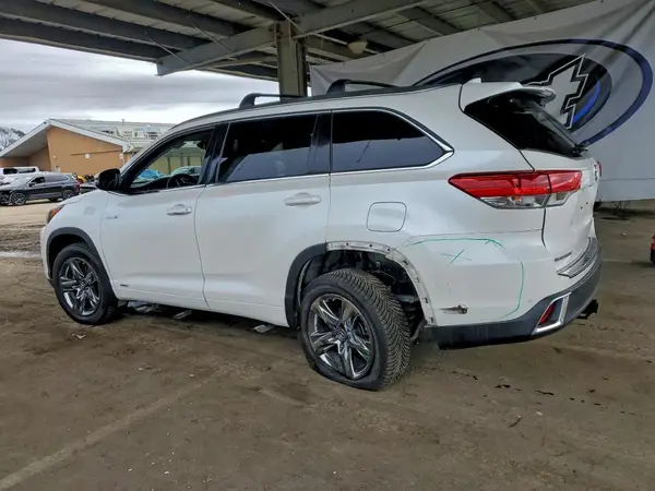 5TDDGRFH7HS024786 2017 TOYOTA HIGHLANDER - Image 2