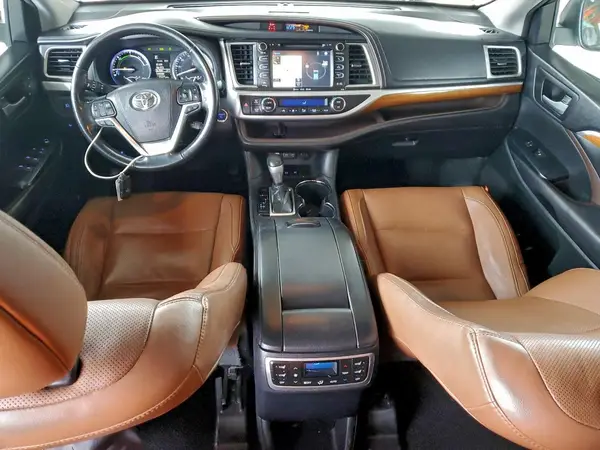 5TDDGRFH7HS024786 2017 TOYOTA HIGHLANDER - Image 8