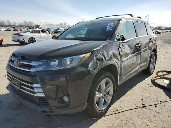 5TDDGRFH7HS027560 2017 TOYOTA HIGHLANDER - Image 1