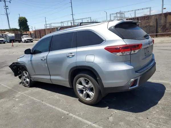 5TDDGRFH7HS027591 2017 TOYOTA HIGHLANDER - Image 2