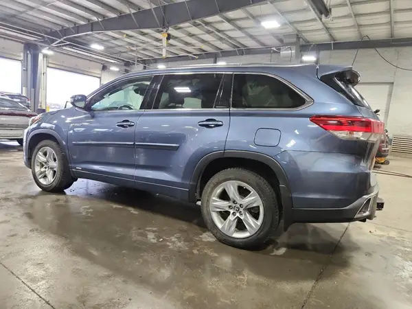 5TDDGRFH7HS028479 2017 TOYOTA HIGHLANDER - Image 2