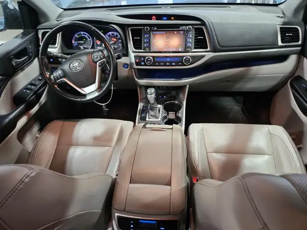 5TDDGRFH7HS028479 2017 TOYOTA HIGHLANDER - Image 8