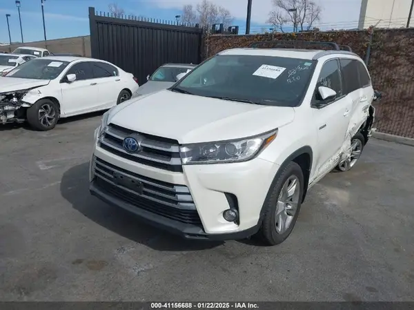 5TDDGRFH7HS028806 2017 TOYOTA HIGHLANDER - Image 2