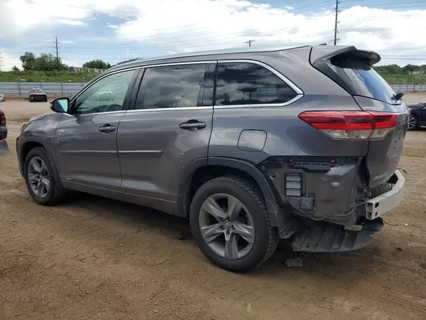 5TDDGRFH7HS030197 2017 TOYOTA HIGHLANDER - Image 2