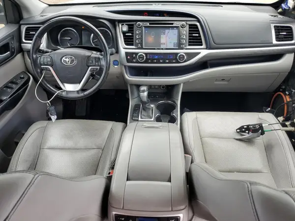 5TDDGRFH7HS030197 2017 TOYOTA HIGHLANDER - Image 8