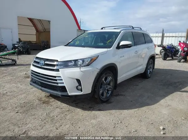 5TDDGRFH7HS031107 2017 TOYOTA HIGHLANDER - Image 2