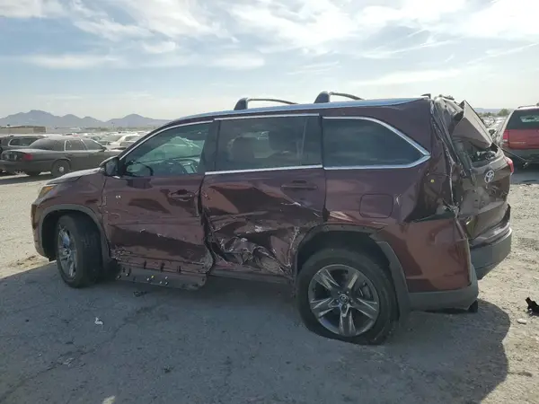 5TDDGRFH7HS032175 2017 TOYOTA HIGHLANDER - Image 2