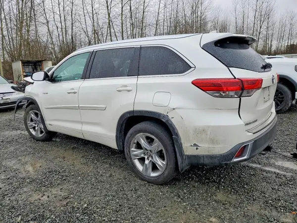 5TDDGRFH7HS034122 2017 TOYOTA HIGHLANDER - Image 2