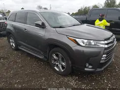 5TDDGRFH7HS035996 2017 TOYOTA HIGHLANDER
