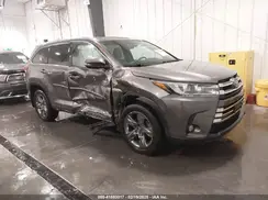 5TDDGRFH7HS036114 2017 TOYOTA HIGHLANDER