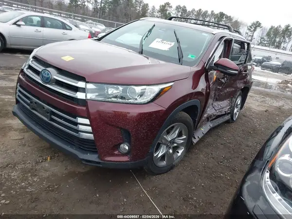 5TDDGRFH7JS038239 2018 TOYOTA HIGHLANDER - Image 2