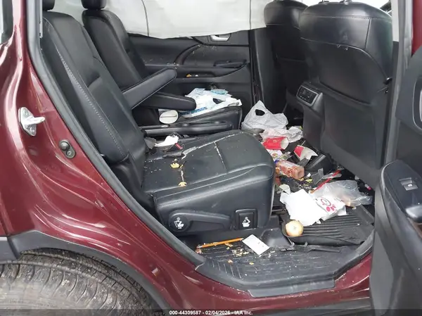 5TDDGRFH7JS038239 2018 TOYOTA HIGHLANDER - Image 8
