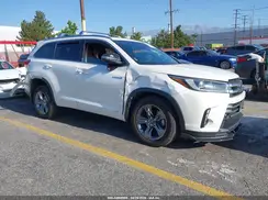 5TDDGRFH7JS038595 2018 TOYOTA HIGHLANDER