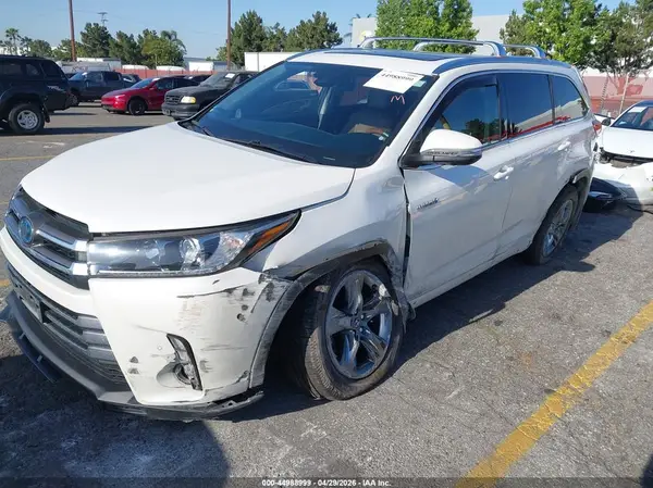 5TDDGRFH7JS038595 2018 TOYOTA HIGHLANDER - Image 2