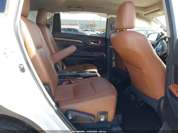5TDDGRFH7JS038595 2018 TOYOTA HIGHLANDER - Image 8