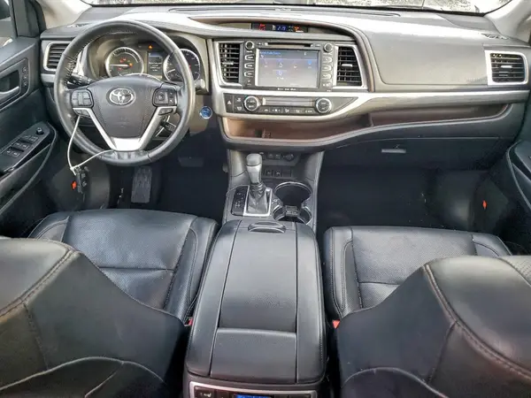 5TDDGRFH7JS043392 2018 TOYOTA HIGHLANDER - Image 8