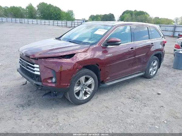 5TDDGRFH7JS046664 2018 TOYOTA HIGHLANDER - Image 2